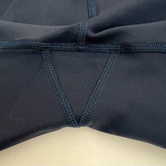 Lululemon Wunder Train High-Rise Short 6"
True Navy size 4 - Picture 4 of 6